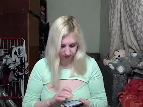 BustyBlond online show from February 20, 4:03 pm