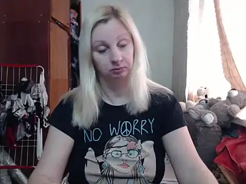 BustyBlond online show from February 21, 6:40 am