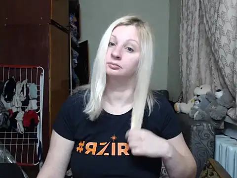 BustyBlond online show from February 26, 6:11 pm