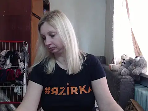 BustyBlond online show from February 27, 10:04 am