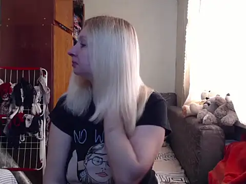 BustyBlond online show from February 28, 5:26 am