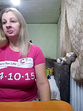 BustyBlond online show from November 14, 6:06 pm