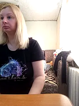 BustyBlond online show from March 16, 5:44 am