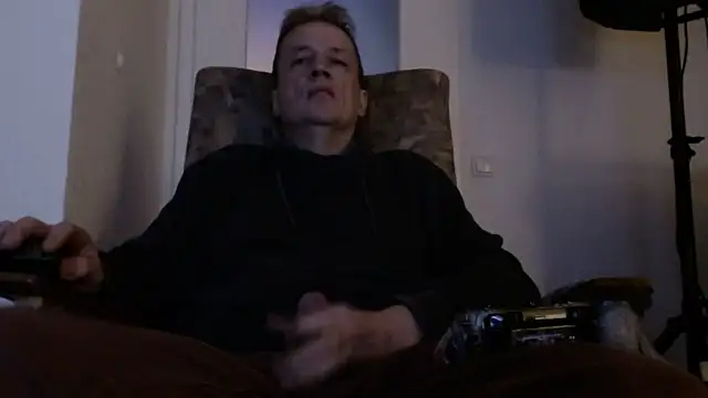 Snapshot of Cordt27 chatting on October 7, 5:43 pm Cordt27 online show from October 7, 5:43 pm