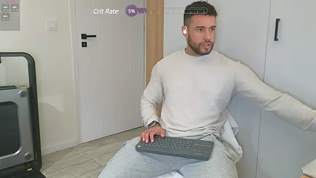 Snapshot of izaak_lover chatting on January 11, 10:18 pm izaak lover online show from January 11, 10:18 pm