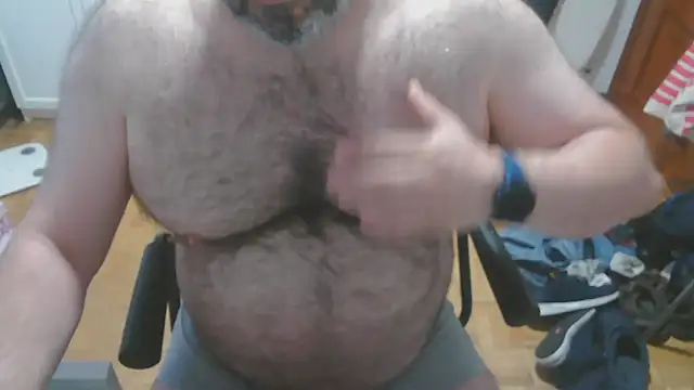 Snapshot of mikeyhotbear chatting on June 4, 5:02 am mikeyhotbear online show from June 4, 5:02 am