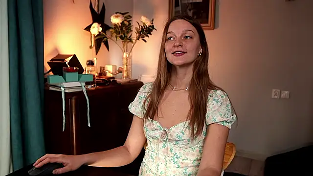 Snapshot of Special___ chatting on December 4, 7:01 pm Special online show from December 4, 7:01 pm