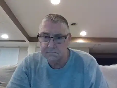 Snapshot of takeitall101 chatting on February 16, 8:11 pm takeitall101 online show from February 16, 8:11 pm