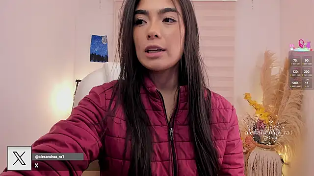 Snapshot of Alexandra_ra chatting on December 15, 11:31 pm Alexandra ra online show from December 15, 11:31 pm