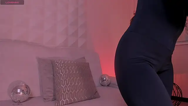 ErikaBenz  online show from April 5, 11:29 am