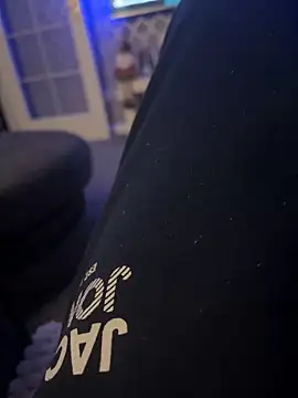 Snapshot of Furdale chatting on December 17, 11:16 pm Furdale online show from December 17, 11:16 pm