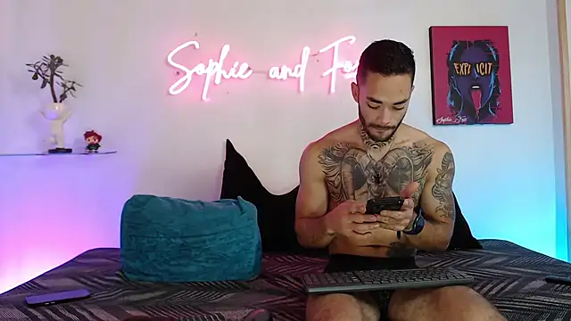 SophieFoxx17 online show from September 13, 1:16 am