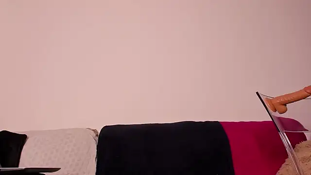 LexxiLow online show from March 4, 1:06 pm