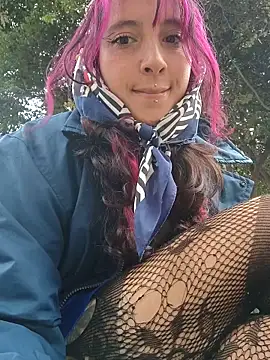  Laary online show from February 5, 8:35 pm