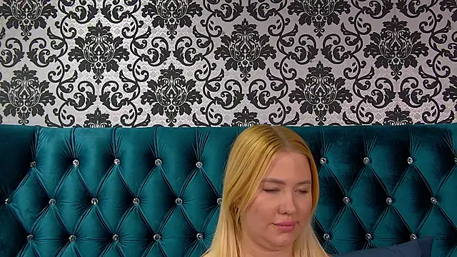 LunaHouston online show from February 4, 4:07 am