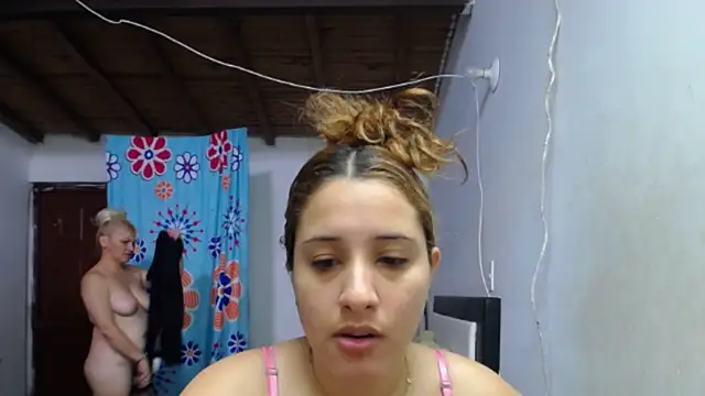 Nicolle Milf online show from October 28, 5:59 pm