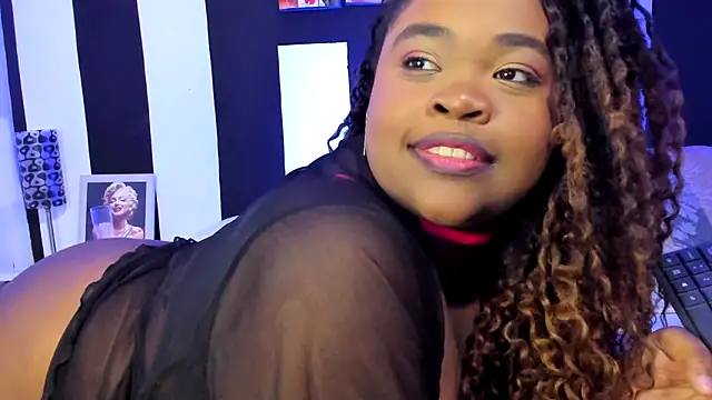 Snapshot of YeminaLeman chatting on March 15, 4:54 pm YeminaLeman online show from March 15, 4:54 pm