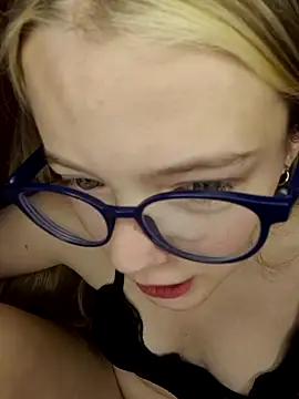 Snapshot of -veranito- chatting on February 12, 3:07 am -veranito- online show from February 12, 3:07 am