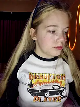 Snapshot of -veranito- chatting on March 3, 3:08 am -veranito- online show from March 3, 3:08 am