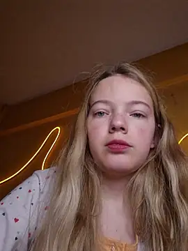 Snapshot of -veranito- chatting on September 22, 3:08 am -veranito- online show from September 22, 3:08 am