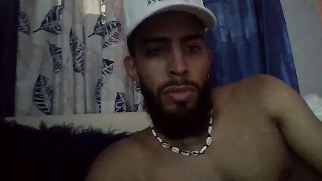 Snapshot of Alessandro__Rossi chatting on March 6, 11:31 pm Alessandro Rossi online show from March 6, 11:31 pm