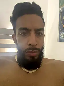 Snapshot of Alessandro__Rossi chatting on October 17, 12:01 am Alessandro Rossi online show from October 17, 12:01 am