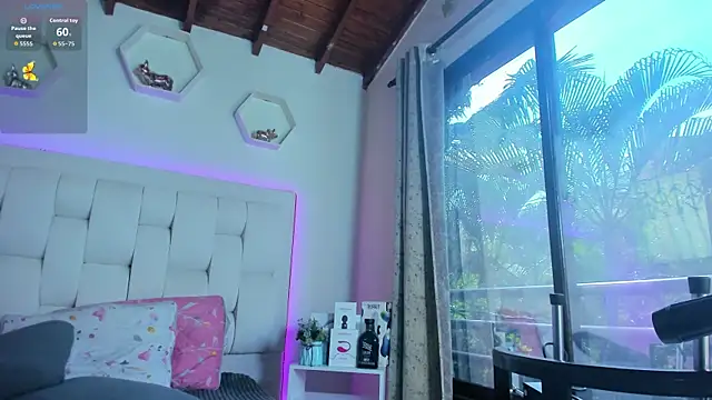 shanakendall online show from September 27, 2:00 pm