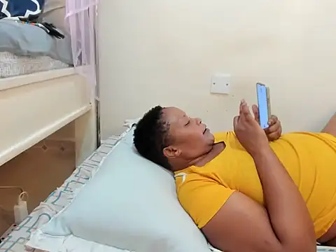 Snapshot of bigbooty29 chatting on March 21, 11:01 am bigbooty29 online show from March 21, 11:01 am