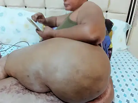 bigbooty29 online show from May 29, 7:01 pm