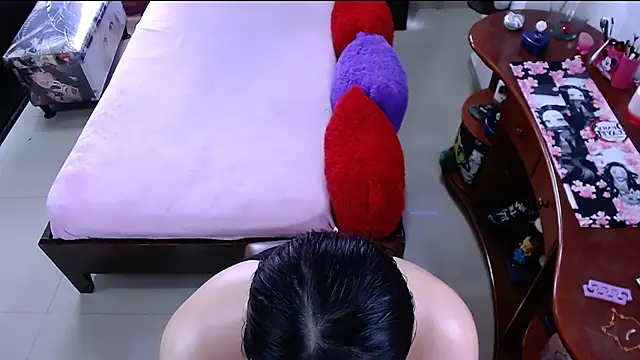 lufek23 online show from January 28, 7:10 pm