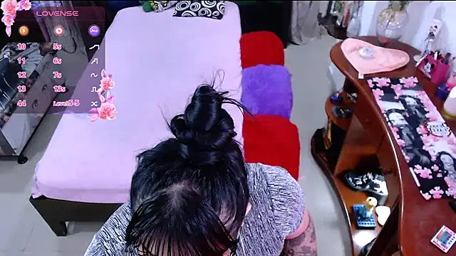 lufek23 online show from March 7, 12:04 am