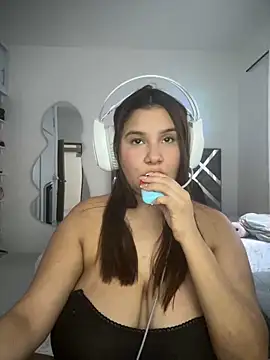 ValleryParker online show from November 2, 9:28 pm