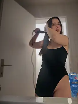 Snapshot of TheCinderella chatting on February 3, 10:43 pm TheCinderella online show from February 3, 10:43 pm