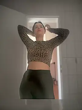 Snapshot of TheCinderella chatting on February 25, 3:38 pm TheCinderella online show from February 25, 3:38 pm