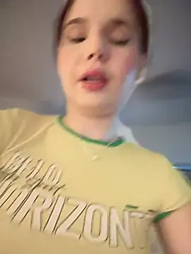 Snapshot of TheCinderella chatting on March 1, 4:22 pm TheCinderella online show from March 1, 4:22 pm