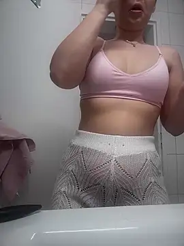 Snapshot of TheCinderella chatting on March 2, 3:48 pm TheCinderella online show from March 2, 3:48 pm