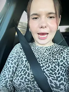 Snapshot of TheCinderella chatting on March 4, 5:34 pm TheCinderella online show from March 4, 5:34 pm