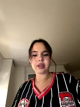 Snapshot of TheCinderella chatting on October 10, 11:04 pm TheCinderella online show from October 10, 11:04 pm