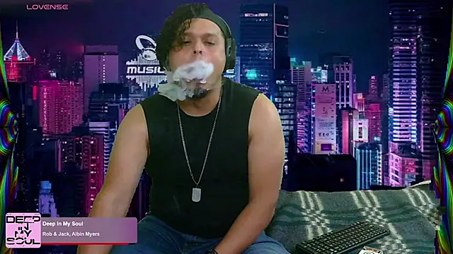 Snapshot of chino_roz chatting on February 22, 8:42 pm chino roz online show from February 22, 8:42 pm
