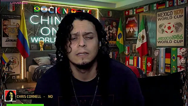 Snapshot of chino_roz chatting on July 6, 7:49 am chino roz online show from July 6, 7:49 am