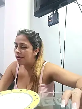 Latina sexy1 online show from February 23, 3:40 pm