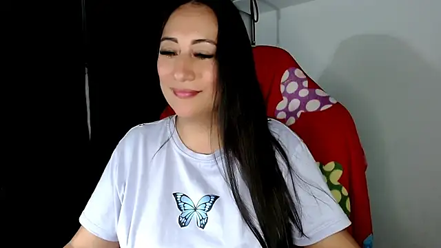 carolinalovee  online show from January 16, 5:11 am