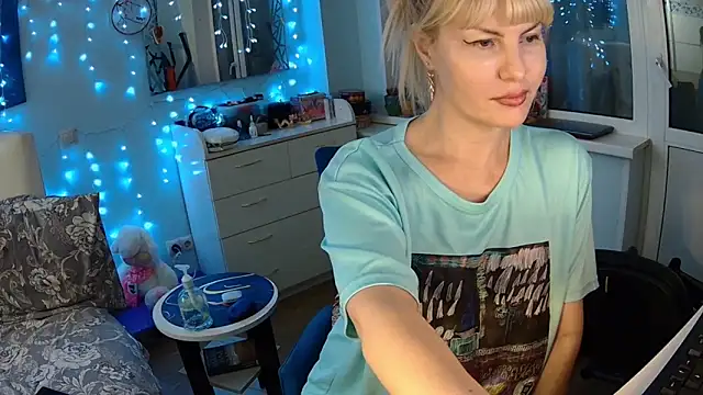 GlamSquirt online show from February 3, 10:11 pm