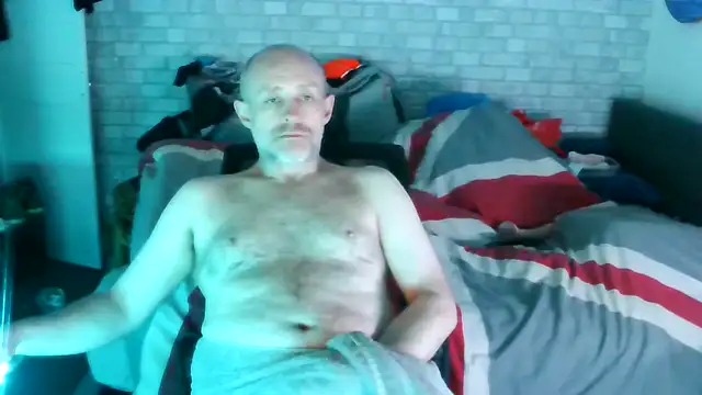 Snapshot of HnH69 chatting on February 19, 5:36 am HnH69 online show from February 19, 5:36 am