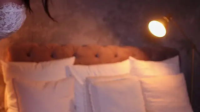 AngelaFay online show from December 2, 8:30 am