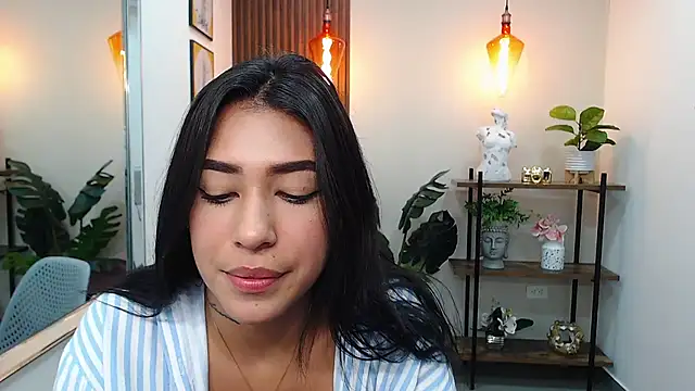 Snapshot of Sassy--Girl chatting on January 16, 6:48 pm Sassy--Girl online show from January 16, 6:48 pm