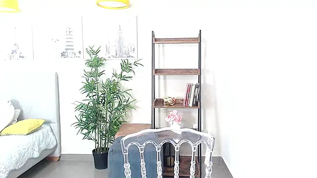 Snapshot of Sassy--Girl chatting on February 6, 6:24 pm Sassy--Girl online show from February 6, 6:24 pm