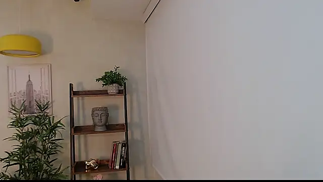 Snapshot of Sassy--Girl chatting on February 10, 6:35 pm Sassy--Girl online show from February 10, 6:35 pm