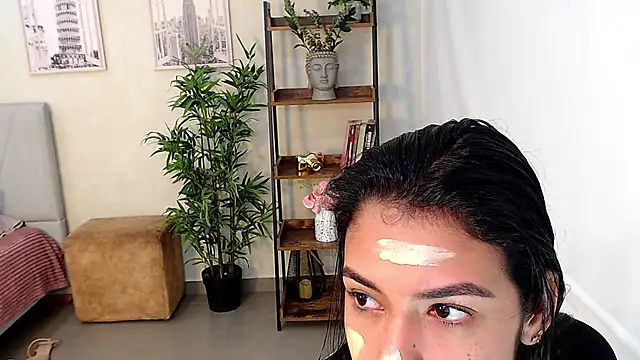 Snapshot of Sassy--Girl chatting on February 14, 6:51 pm Sassy--Girl online show from February 14, 6:51 pm