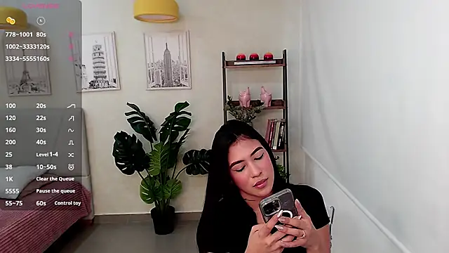 Snapshot of Sassy--Girl chatting on February 18, 6:04 pm Sassy--Girl online show from February 18, 6:04 pm